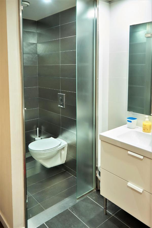 Apartament Via Augusta 153 *