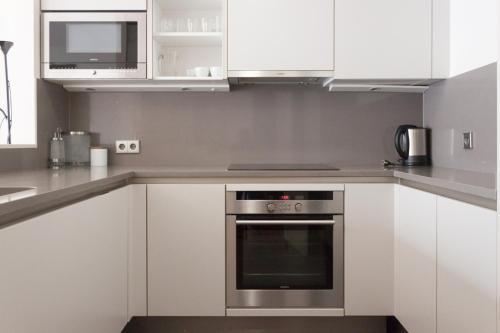 Apartament Via Augusta 153 *
